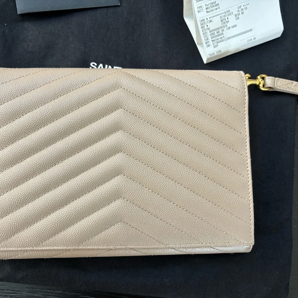 YSL Saint Laurent Dark Beige Grain de Poudre Leather Clutch Wristlet $850 - Picture 5 of 13